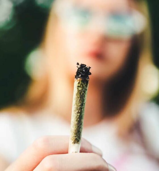Consumo de cannabis al aire libre en Columbia Británica