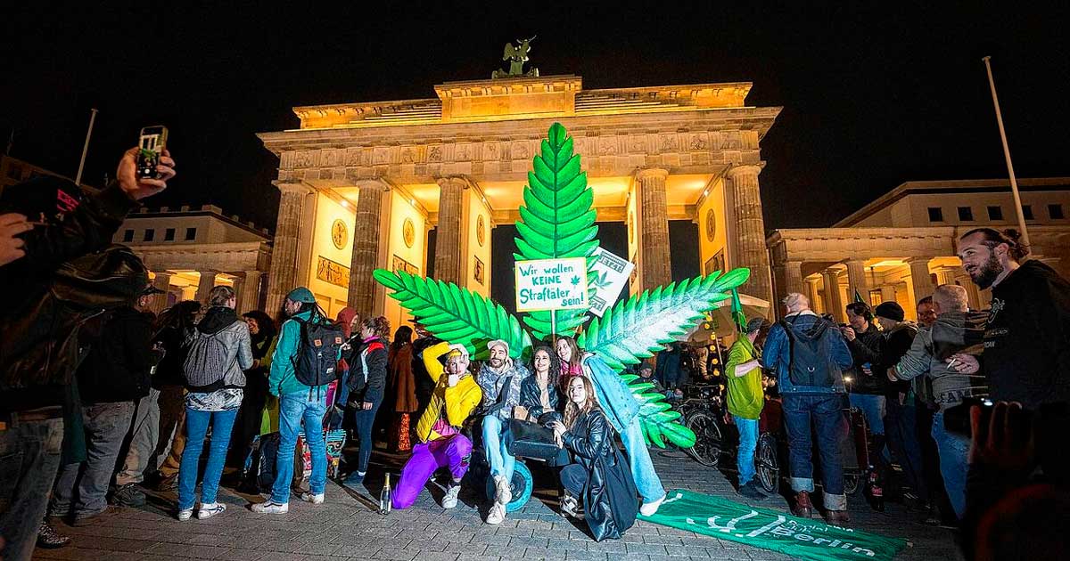 Celebración de la legalización del cannabis en Alemania