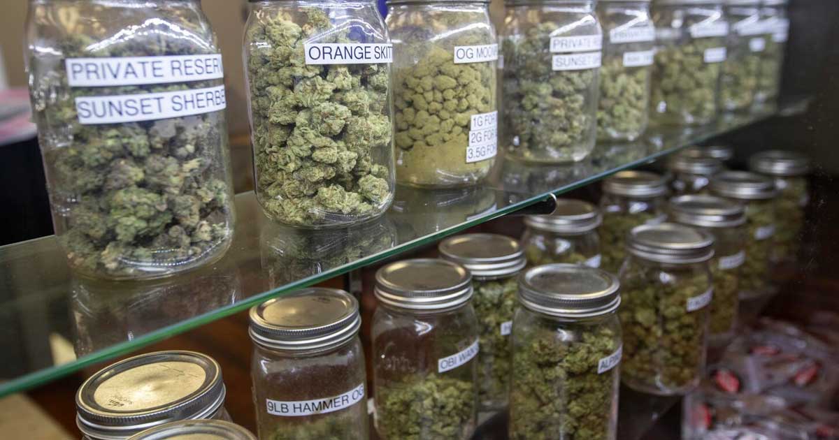 Impuesto sobre los dispensarios ilegales de cannabis en Los Ángeles